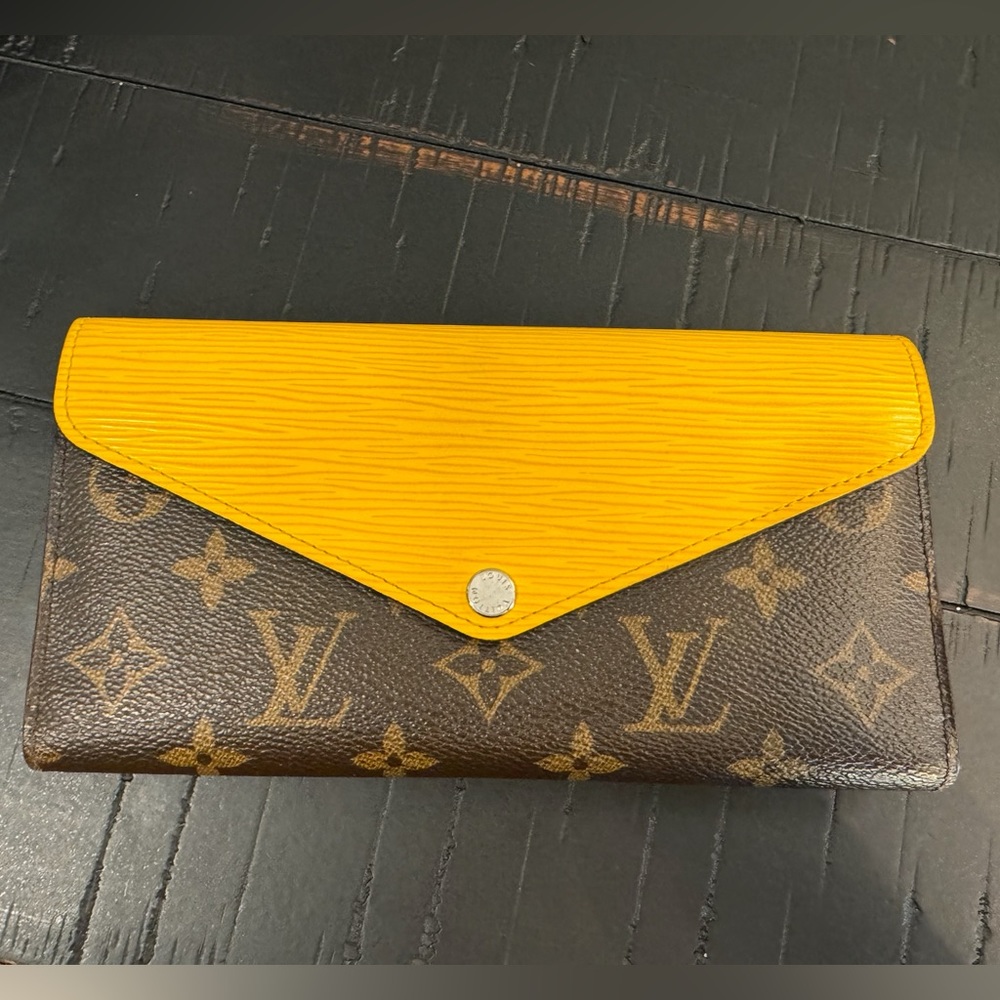 LV Long Wallet - Picture 4 of 12